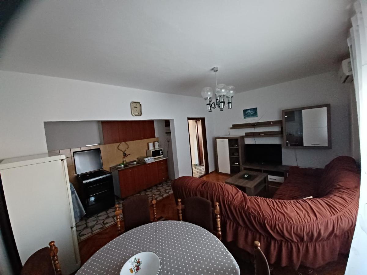 Apartment Boris Сень Екстер'єр фото