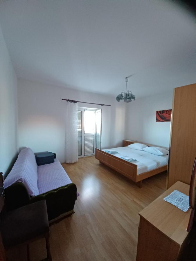 Apartment Boris Сень Екстер'єр фото