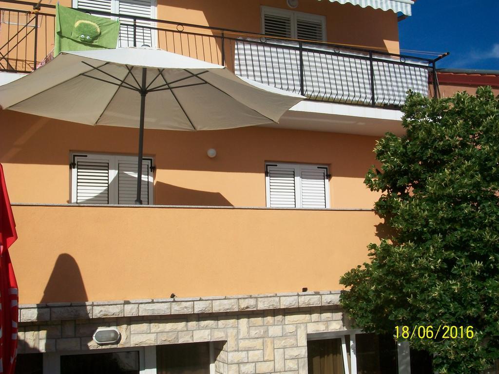 Apartment Boris Сень Екстер'єр фото