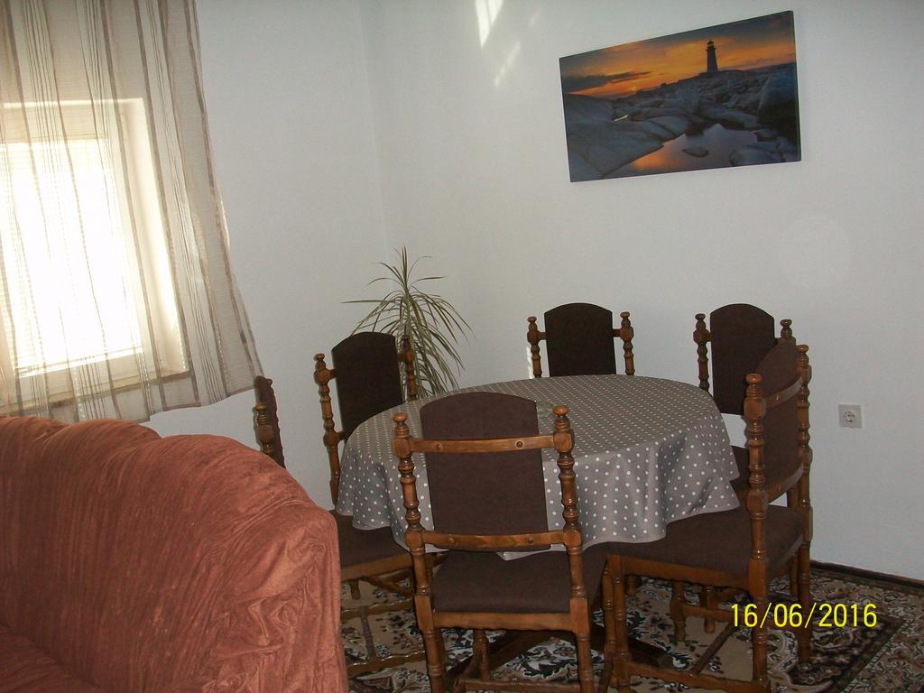 Apartment Boris Сень Екстер'єр фото