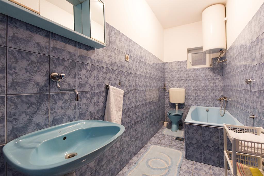 Apartment Boris Сень Екстер'єр фото